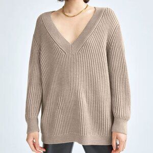 Aritzia Babaton V-Neck Roger Sweater